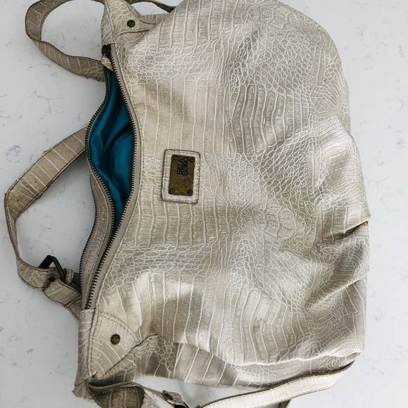 Billabong pearly white faux snakeskin cross body purse - Picture 7 of 7